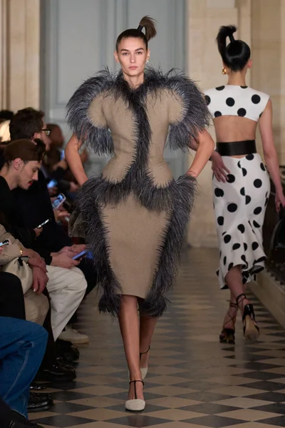 Look 49